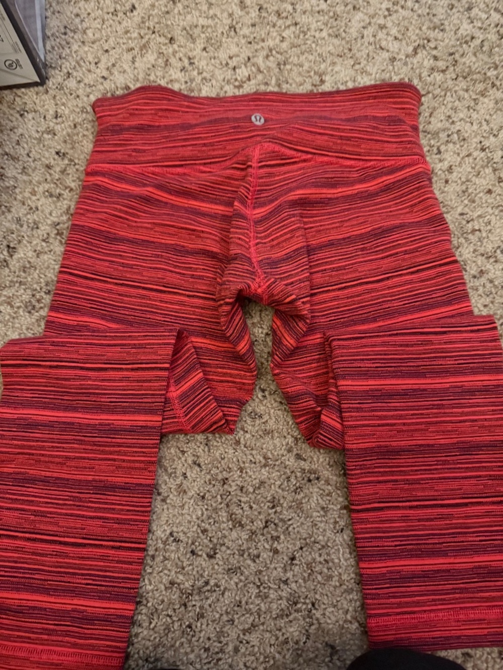 Lululemon size 6 cropped leggings